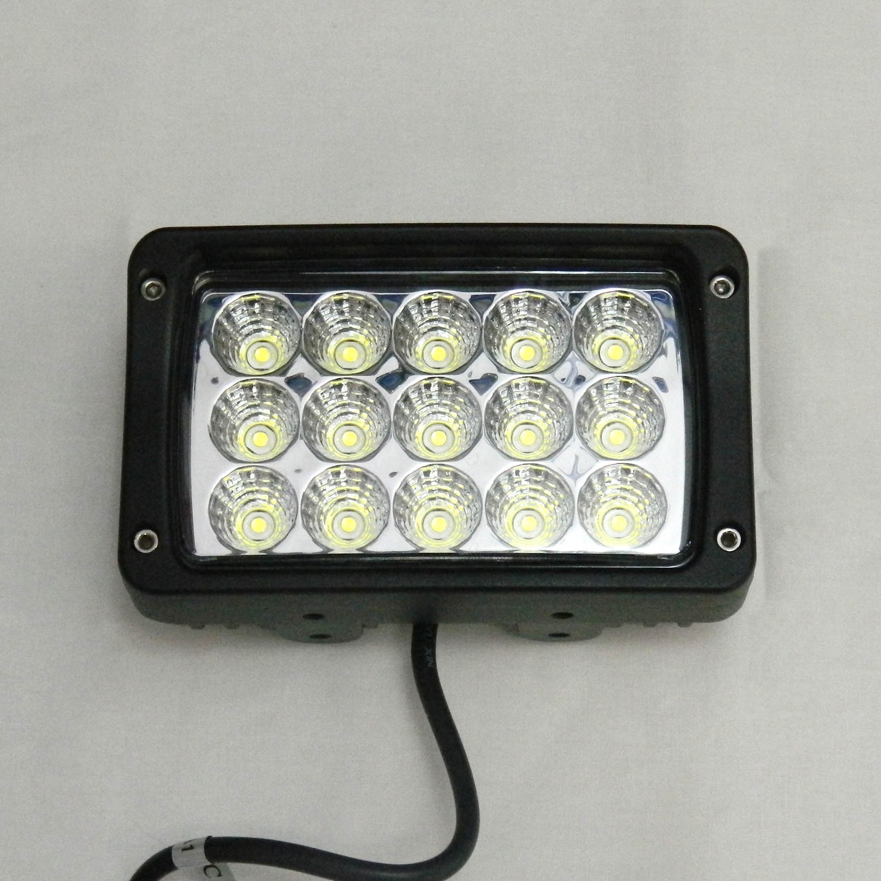 Офроуд Vromos LED фар spotlight 45W - 15.5cm. Офроуд Vromos LED фар spotlight 45W - 15.5cm.